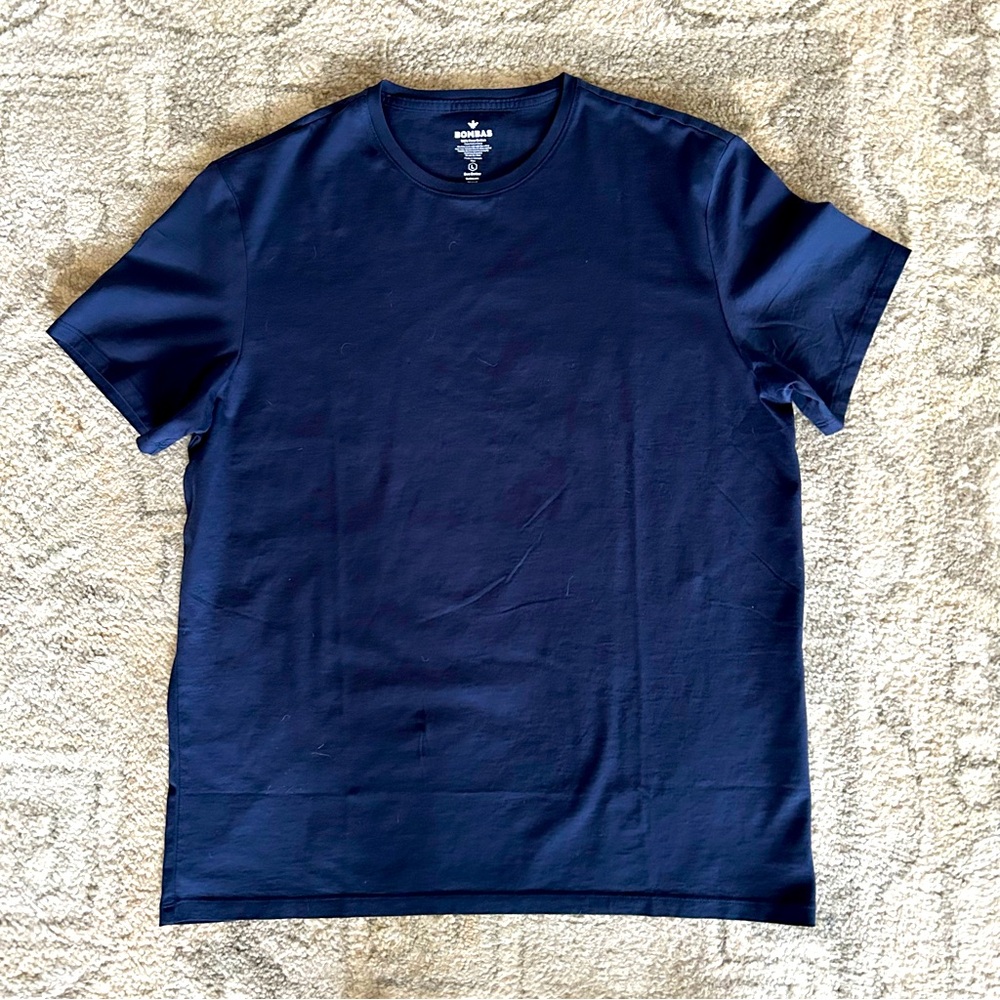 Bombas Men’s Large 100% Pima Cotton Crew T-Shirt. Navy Blue.